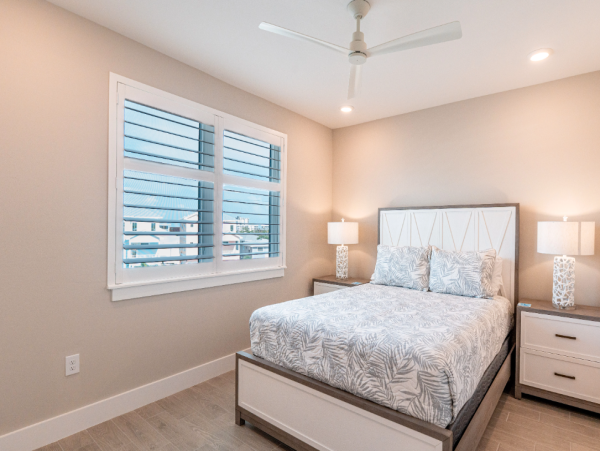 Modern Coastal Beach House - Perfect for Families & Groups